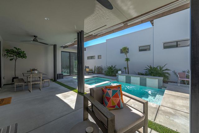 1345 Vue Place, Palm Springs, CA 92262