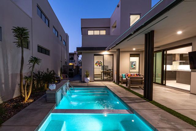 1345 Vue Place, Palm Springs, CA 92262