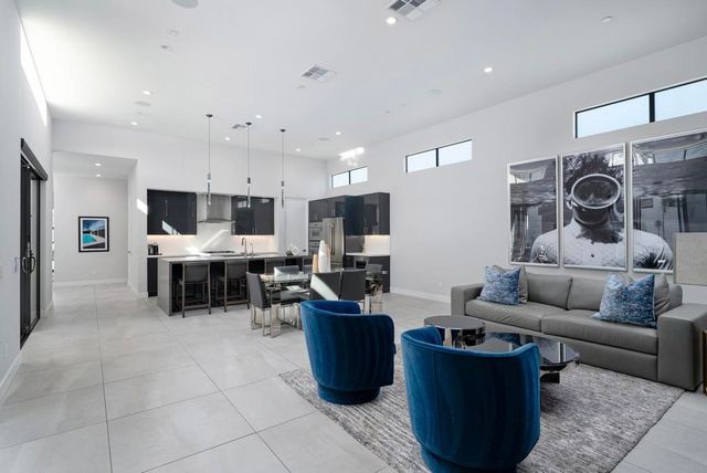 1345 Vue Place, Palm Springs, CA 92262