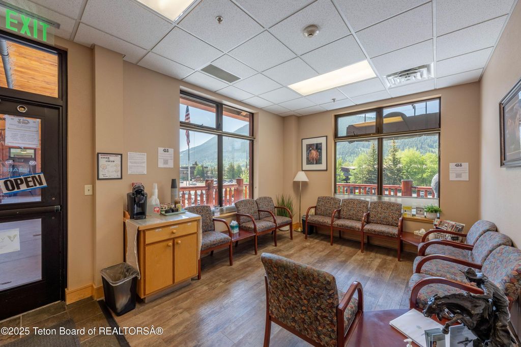 945 W BROADWAY Avenue 202, 203, 204, Jackson, WY 83001 photo 4