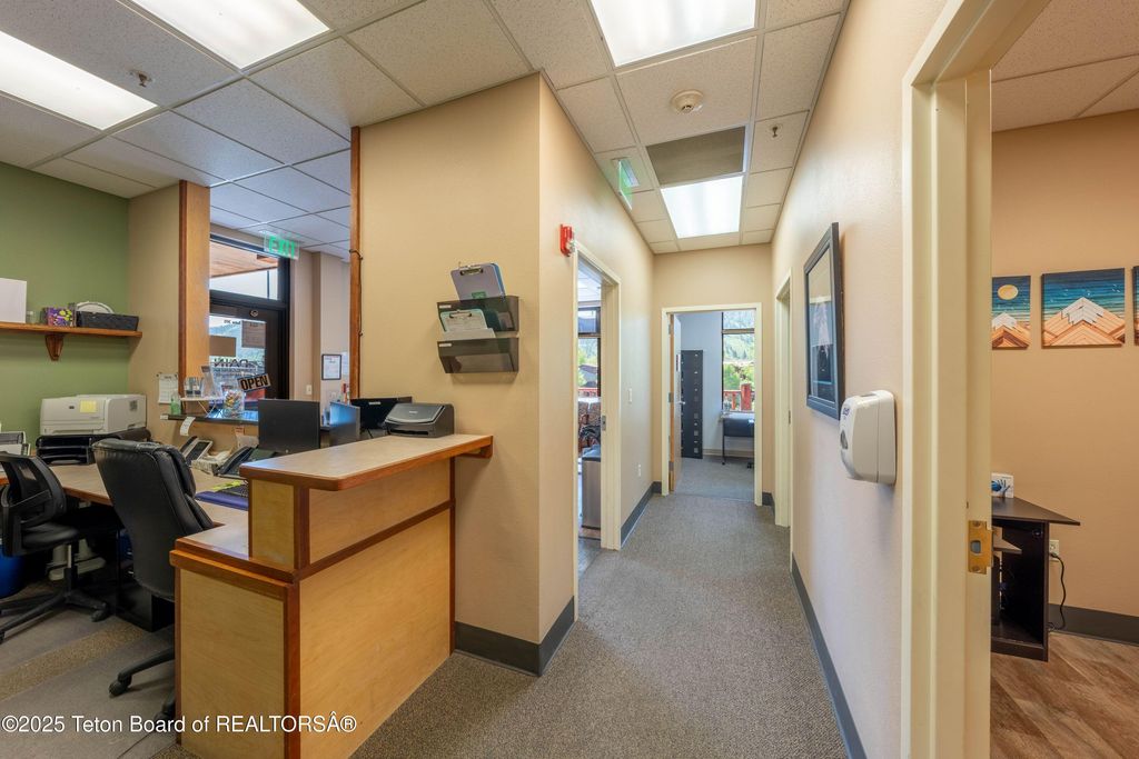 945 W BROADWAY Avenue 202, 203, 204, Jackson, WY 83001 photo 6