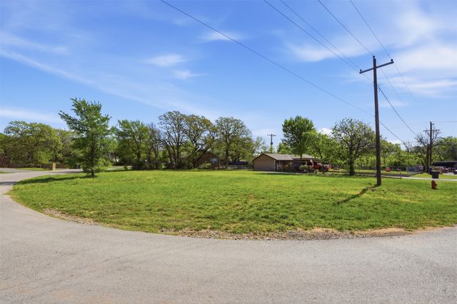 4236 Karen Lane, Lake Worth, TX 76135