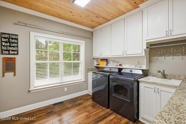 1109 Foxpoint, Brandon, MS 39047