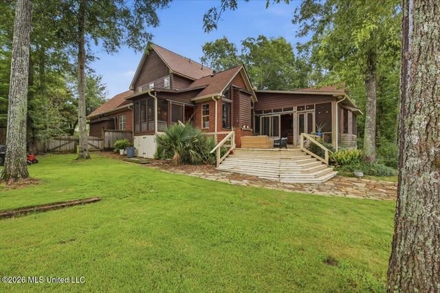 1109 Foxpoint, Brandon, MS 39047