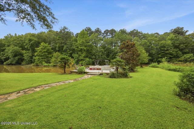 1109 Foxpoint, Brandon, MS 39047