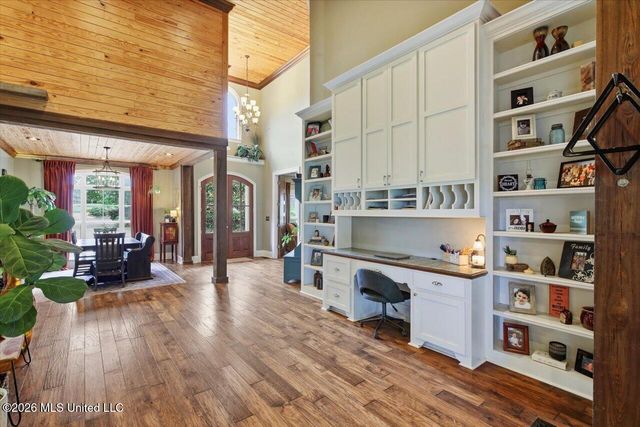 1109 Foxpoint, Brandon, MS 39047