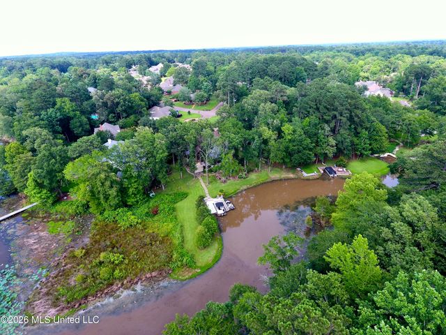 1109 Foxpoint, Brandon, MS 39047