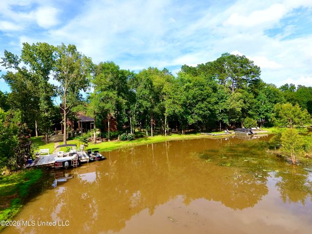 1109 Foxpoint, Brandon, MS 39047
