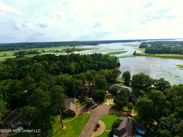 1109 Foxpoint, Brandon, MS 39047