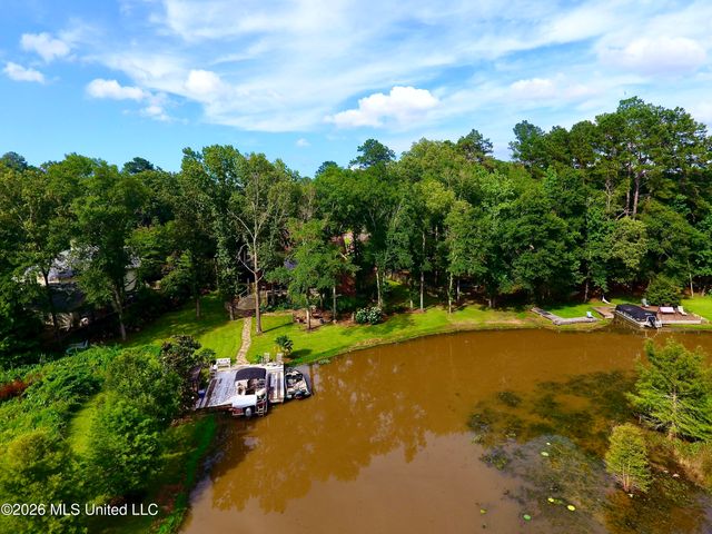 1109 Foxpoint, Brandon, MS 39047