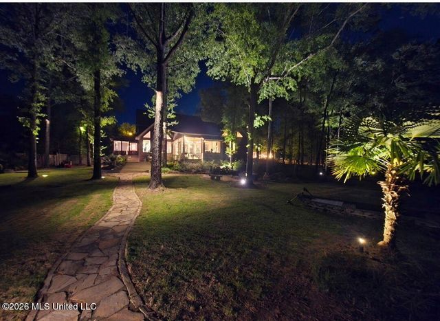 1109 Foxpoint, Brandon, MS 39047