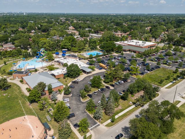 516 Engel Boulevard, Park Ridge, IL 60068