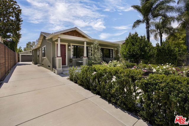 433 N Lamer Street, Burbank, CA 91506