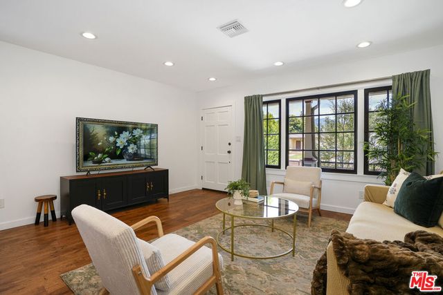 433 N Lamer Street, Burbank, CA 91506