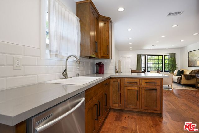 433 N Lamer Street, Burbank, CA 91506