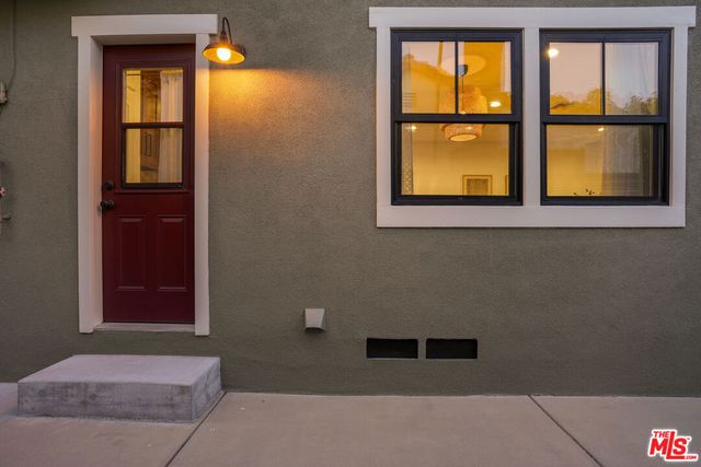 433 N Lamer Street, Burbank, CA 91506