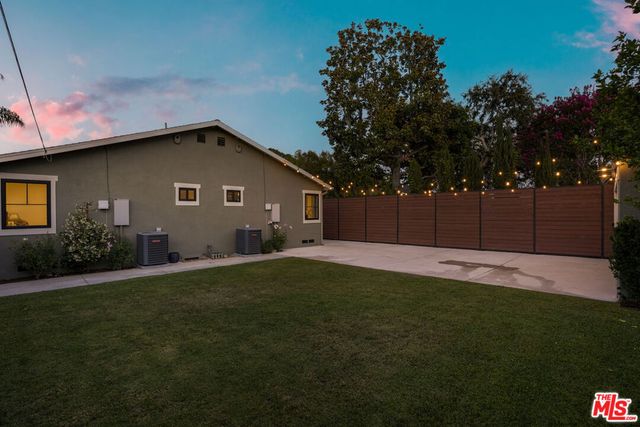 433 N Lamer Street, Burbank, CA 91506