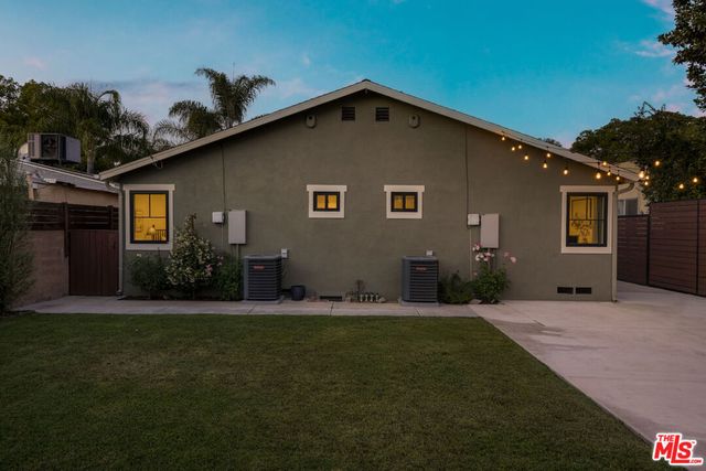 433 N Lamer Street, Burbank, CA 91506