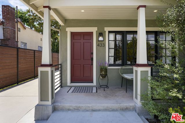 433 N Lamer Street, Burbank, CA 91506