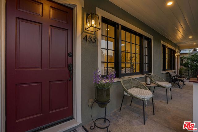433 N Lamer Street, Burbank, CA 91506