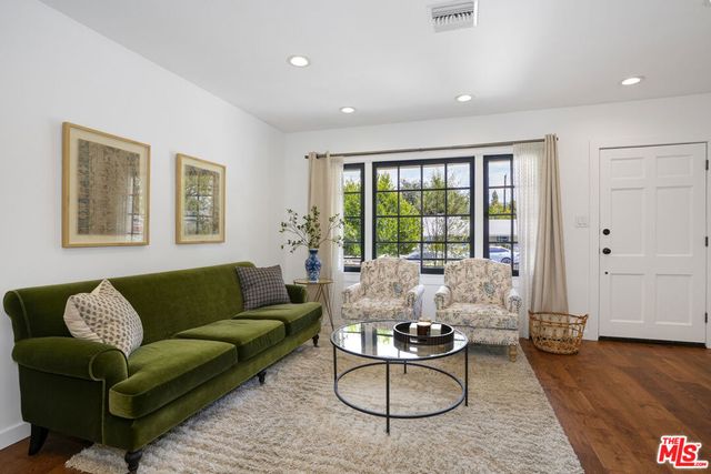 433 N Lamer Street, Burbank, CA 91506