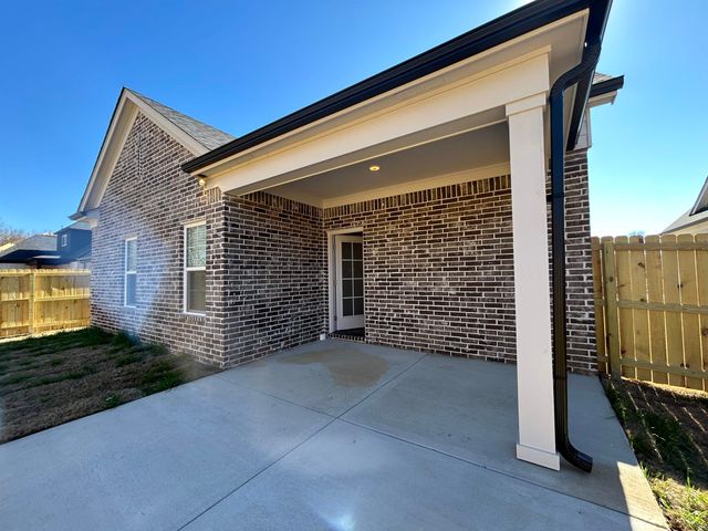 9744 N BLOOMINGTON CIR, Unincorporated, TN 38018