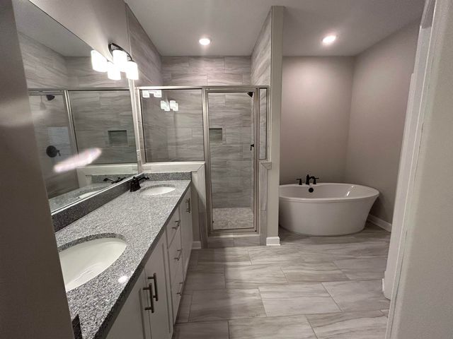 9744 N BLOOMINGTON CIR, Unincorporated, TN 38018