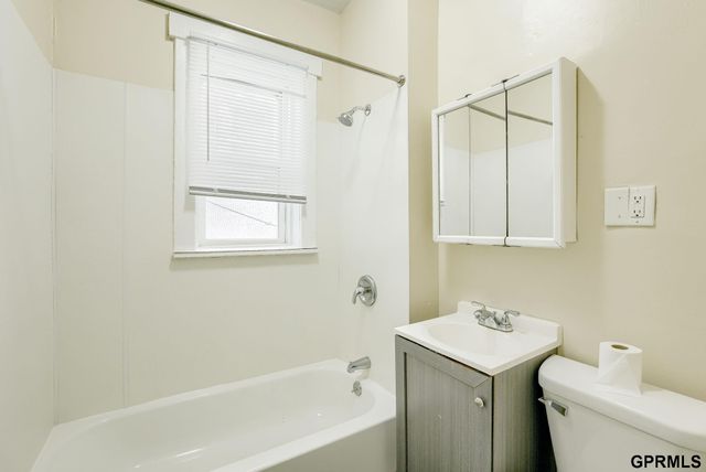 1039 Park Avenue, Omaha, NE 68105