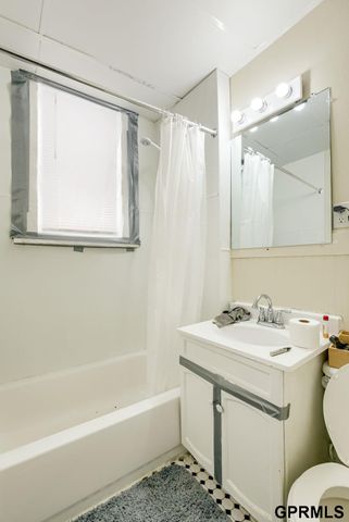 1039 Park Avenue, Omaha, NE 68105