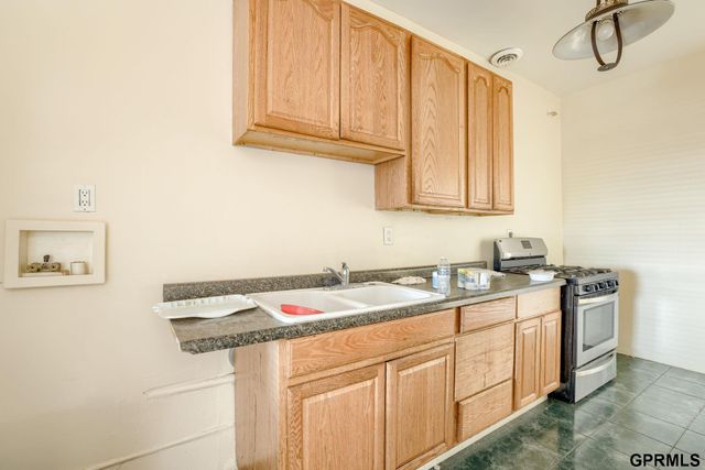 1039 Park Avenue, Omaha, NE 68105