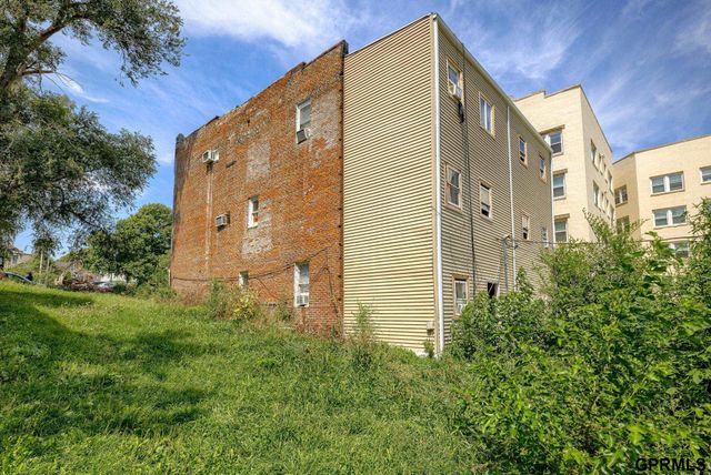 1039 Park Avenue, Omaha, NE 68105