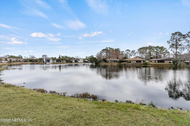 8292 MEADOW WALK Lane, Jacksonville, FL 32256