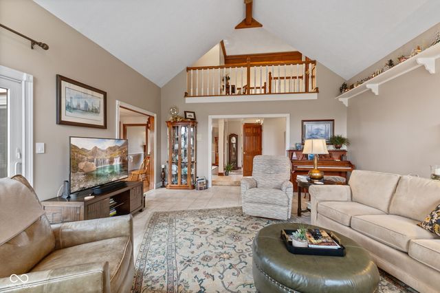 10373 Quiet Way, Indianapolis, IN 46239