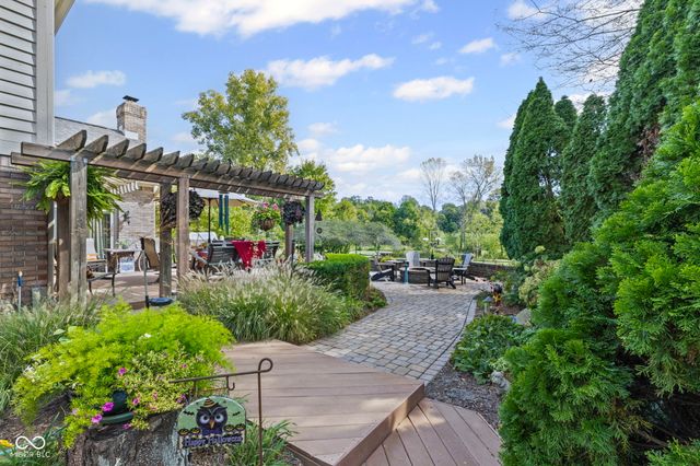 10373 Quiet Way, Indianapolis, IN 46239