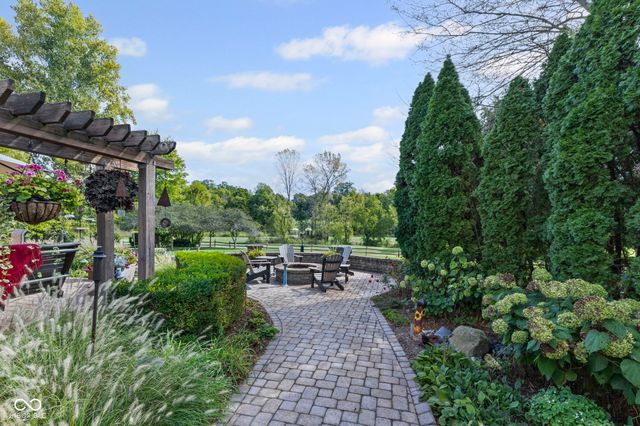 10373 Quiet Way, Indianapolis, IN 46239