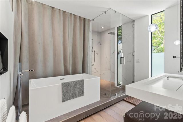 1620 S Tryon Street, Charlotte, NC 28203