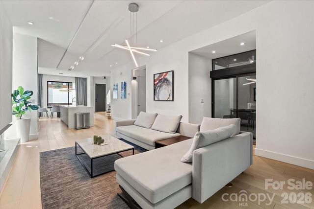 1620 S Tryon Street, Charlotte, NC 28203