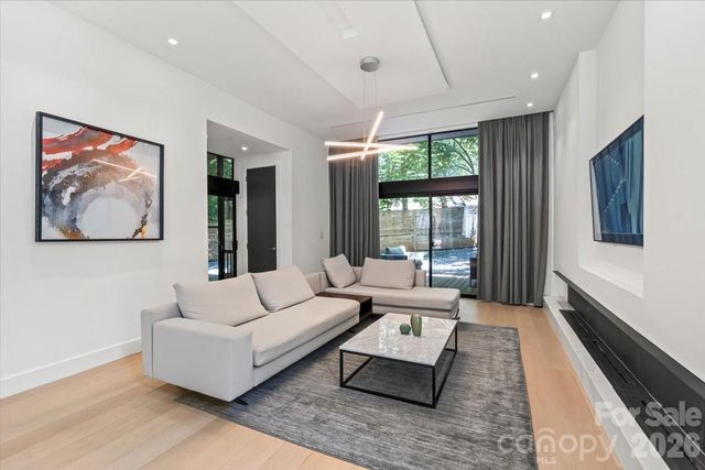 1620 S Tryon Street, Charlotte, NC 28203