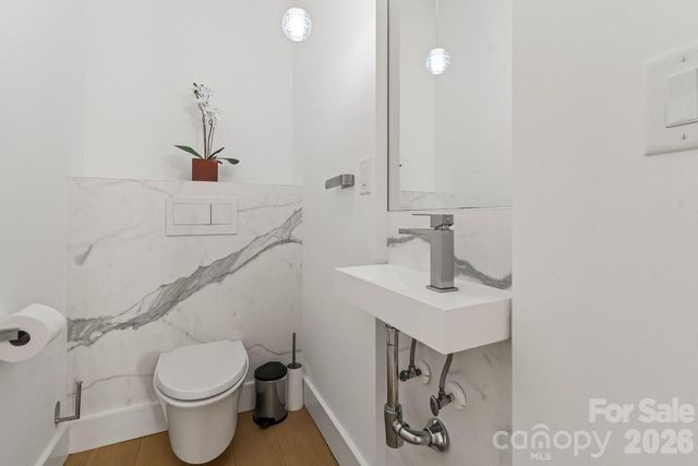 1620 S Tryon Street, Charlotte, NC 28203