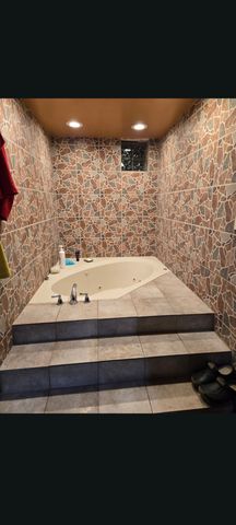 2617 W Greenwood Avenue, Waukegan, IL 60087