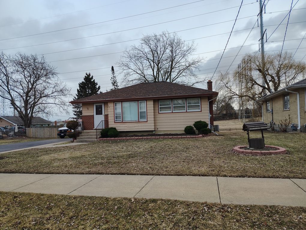 2617 W Greenwood Avenue, Waukegan, IL 60087