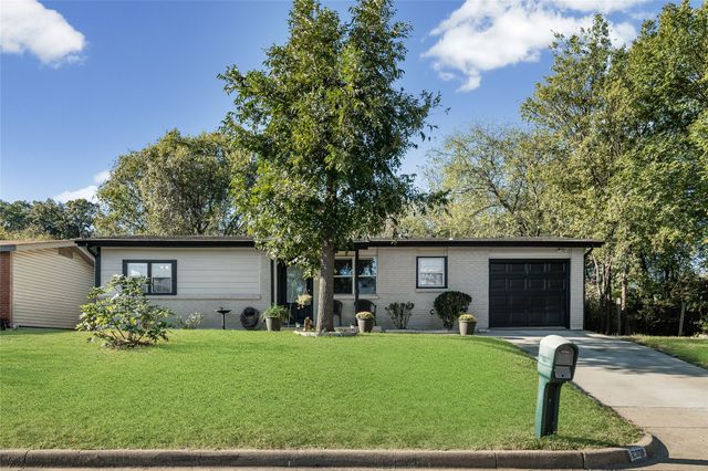 6308 Vel Drive, Fort Worth, TX 76112