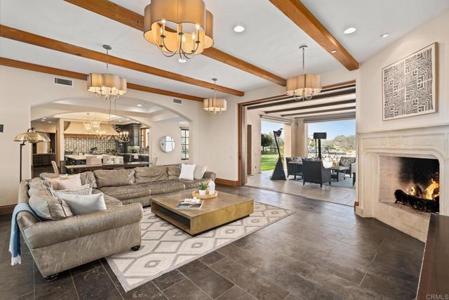 8287 Run of the Knolls, San Diego, CA 92127