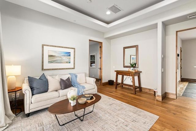 8287 Run of the Knolls, San Diego, CA 92127