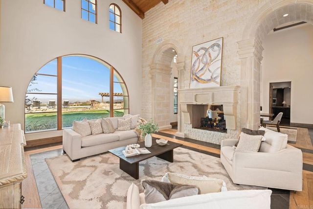 8287 Run of the Knolls, San Diego, CA 92127