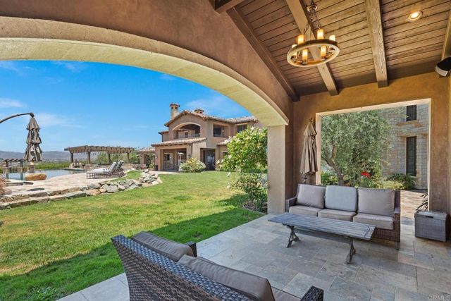 8287 Run of the Knolls, San Diego, CA 92127