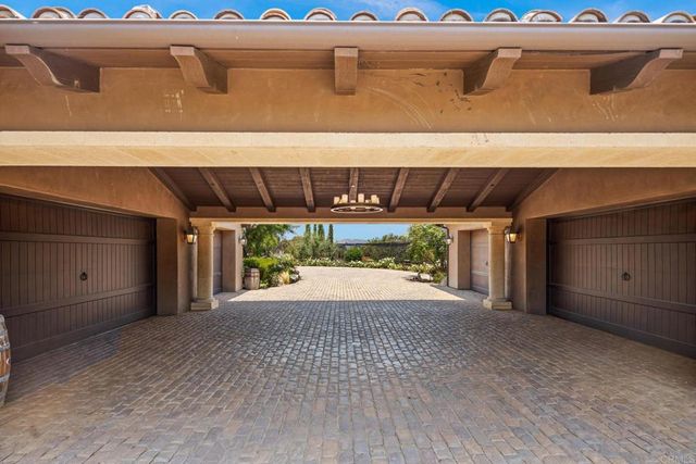 8287 Run of the Knolls, San Diego, CA 92127