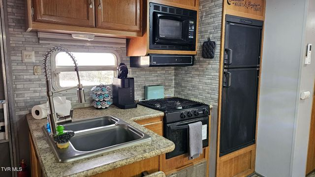 290 Spyglass Drive, Jonesville, VA 24263