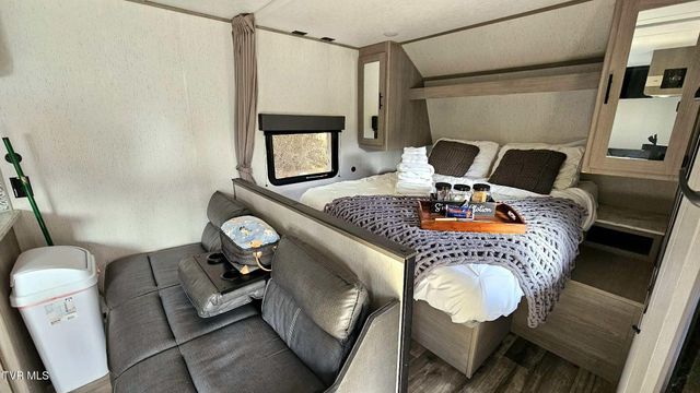 290 Spyglass Drive, Jonesville, VA 24263