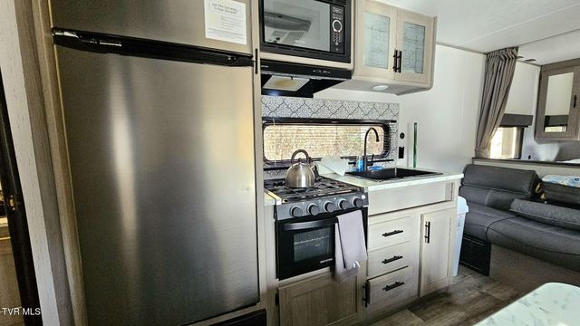 290 Spyglass Drive, Jonesville, VA 24263